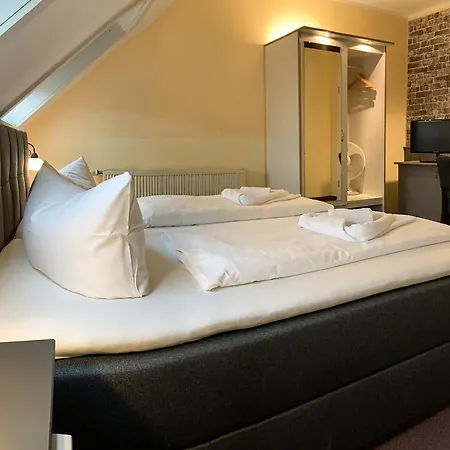 Carl Von Clausewitz Otel 2*
