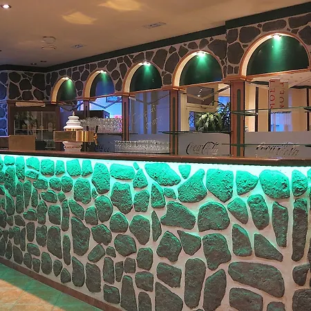 Carl Von Clausewitz Otel 2*